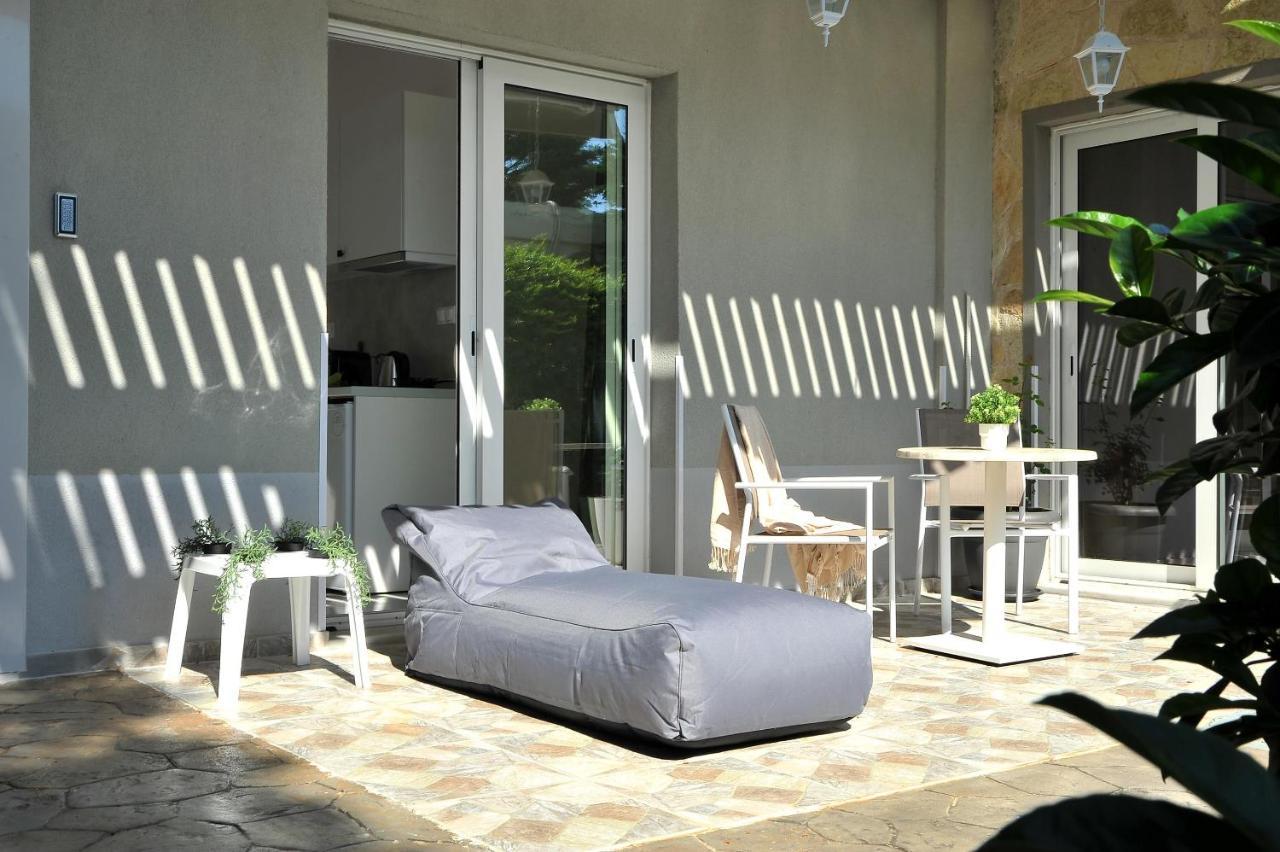 Alekos Luxury Suites Free 24H Transportation From - To Airport Artemida  Esterno foto