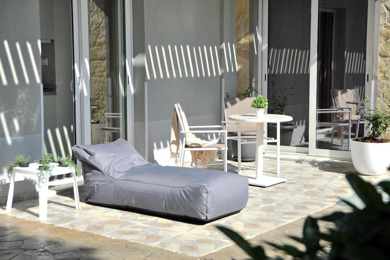 Alekos Luxury Suites Free 24H Transportation From - To Airport Artemida  Esterno foto