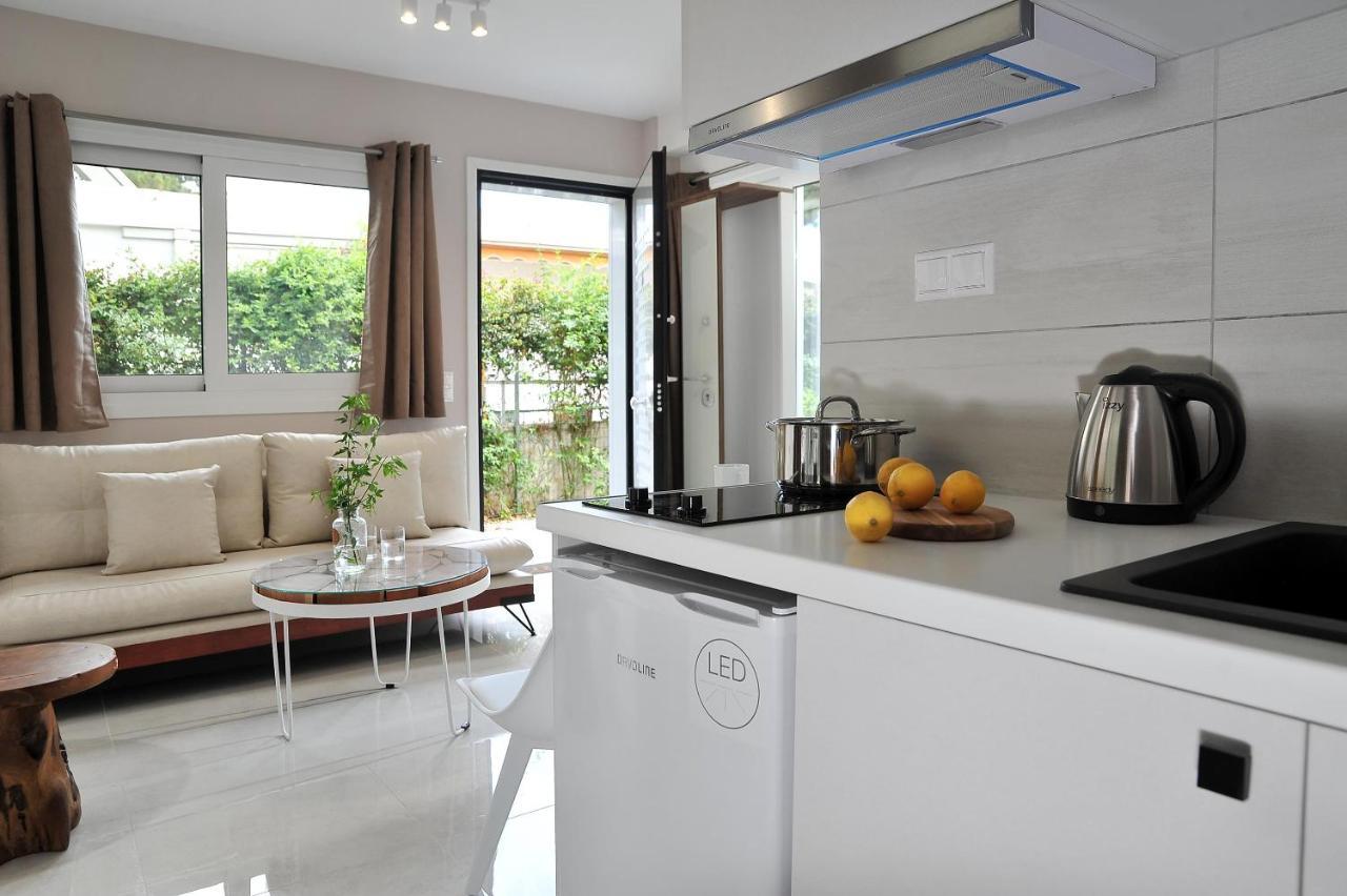 Alekos Luxury Suites Free 24H Transportation From - To Airport Artemida  Esterno foto