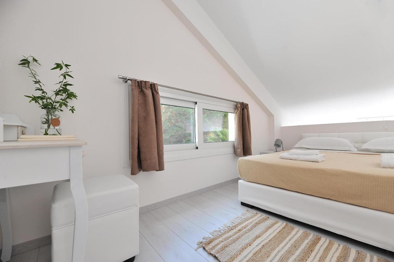 Alekos Luxury Suites Free 24H Transportation From - To Airport Artemida  Esterno foto