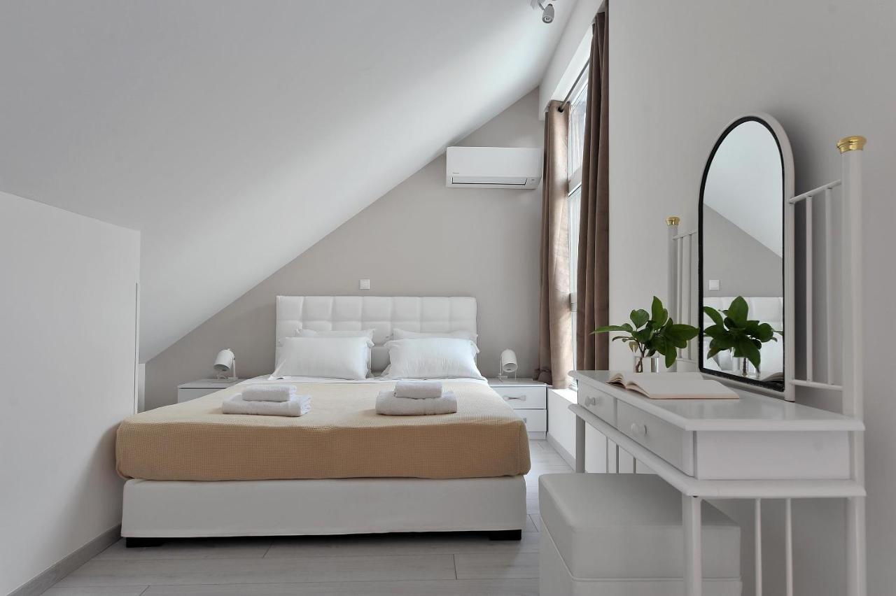 Alekos Luxury Suites Free 24H Transportation From - To Airport Artemida  Esterno foto