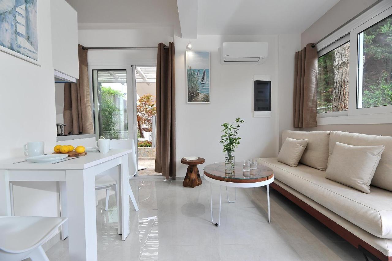 Alekos Luxury Suites Free 24H Transportation From - To Airport Artemida  Esterno foto