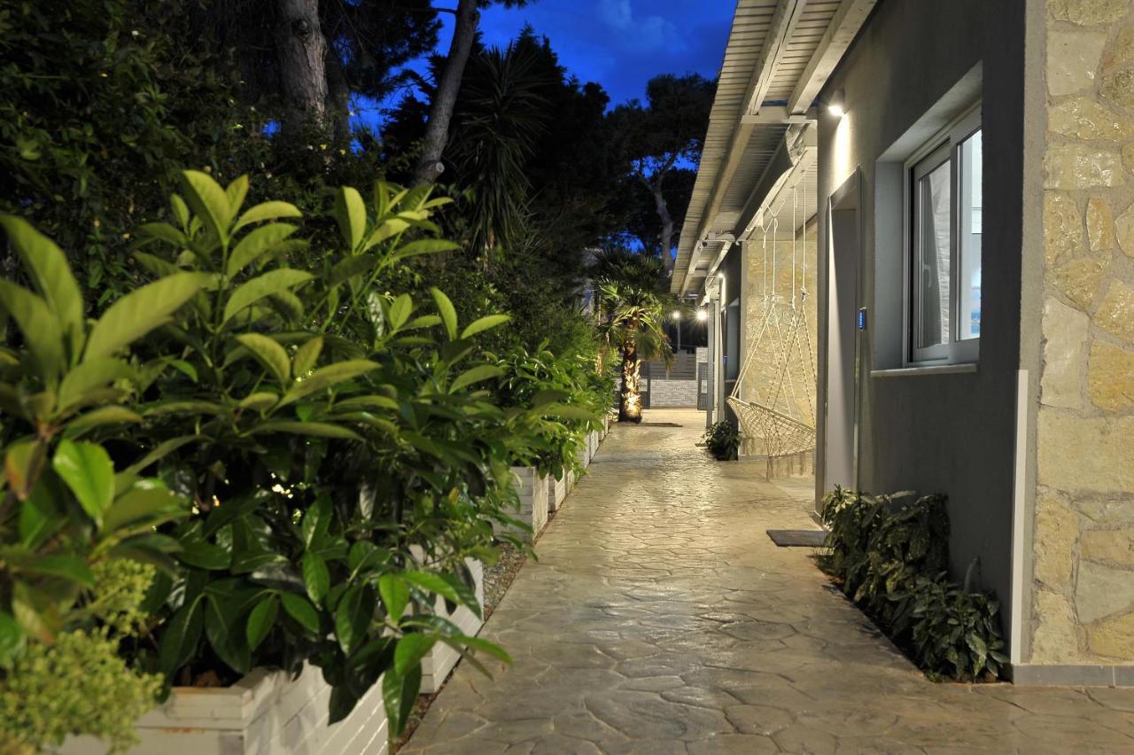Alekos Luxury Suites Free 24H Transportation From - To Airport Artemida  Esterno foto