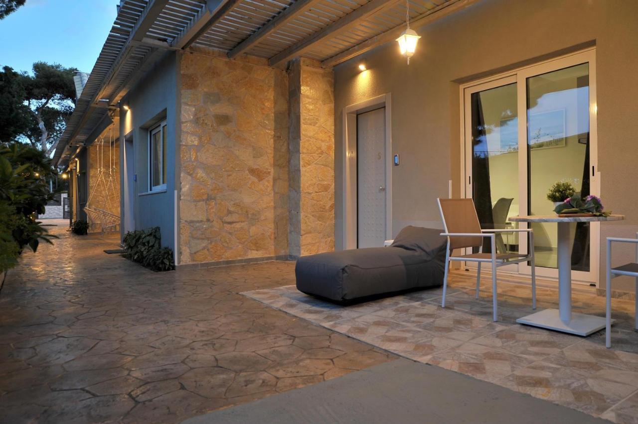 Alekos Luxury Suites Free 24H Transportation From - To Airport Artemida  Esterno foto
