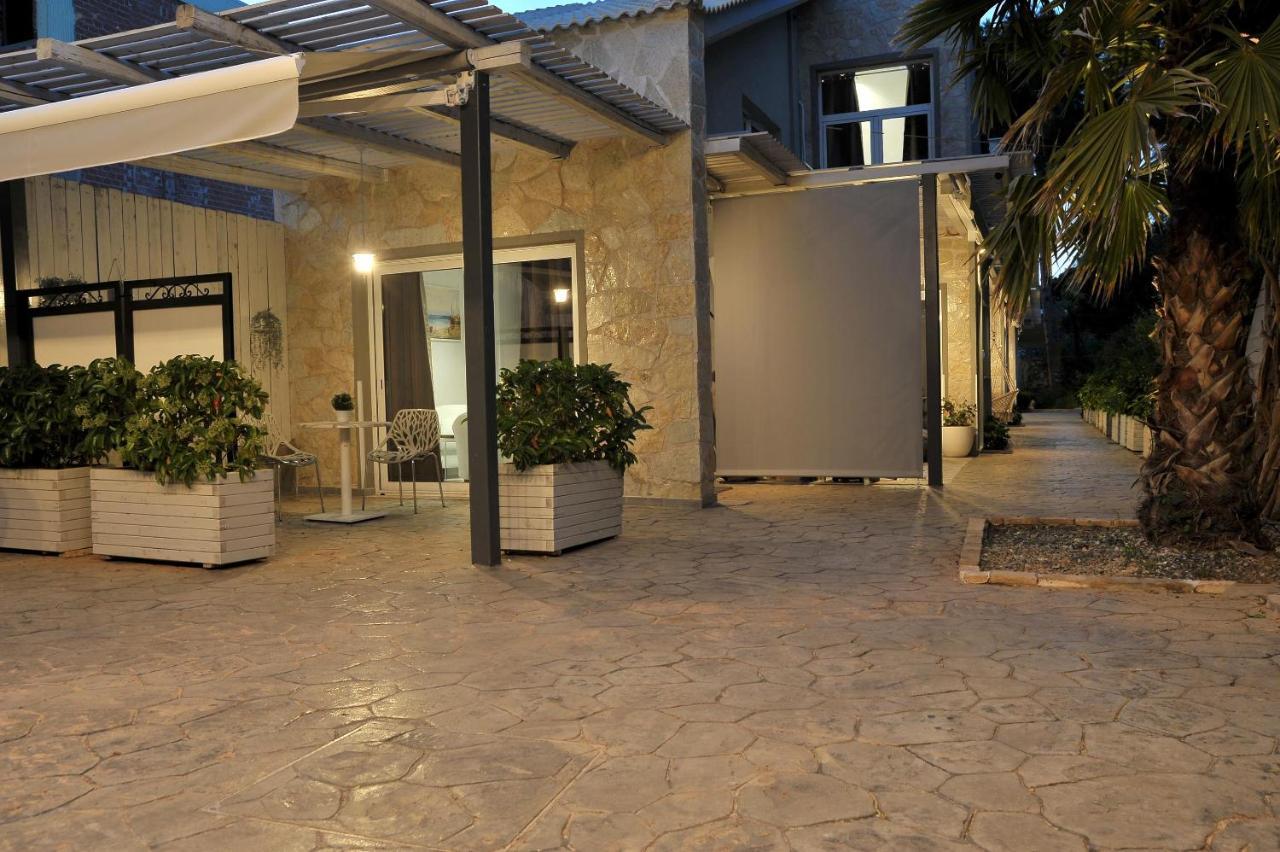 Alekos Luxury Suites Free 24H Transportation From - To Airport Artemida  Esterno foto