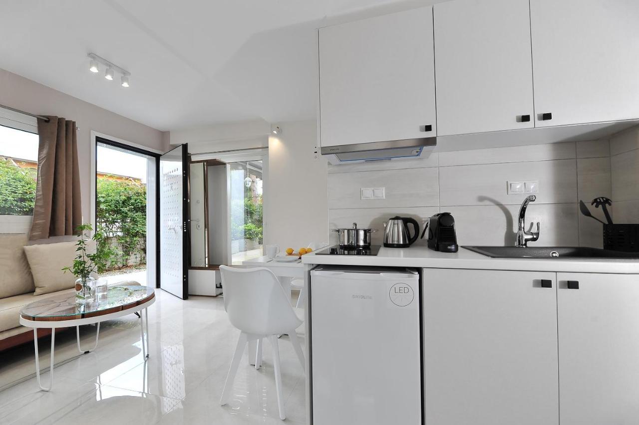 Alekos Luxury Suites Free 24H Transportation From - To Airport Artemida  Esterno foto