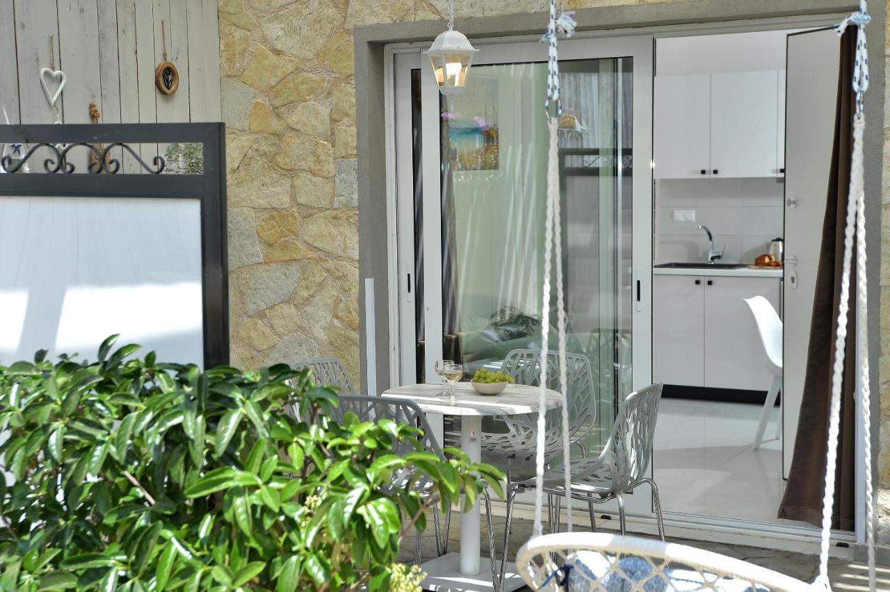 Alekos Luxury Suites Free 24H Transportation From - To Airport Artemida  Esterno foto