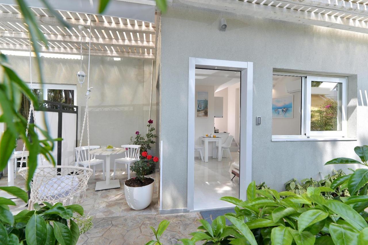 Alekos Luxury Suites Free 24H Transportation From - To Airport Artemida  Esterno foto