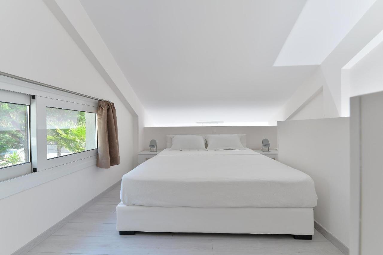 Alekos Luxury Suites Free 24H Transportation From - To Airport Artemida  Esterno foto