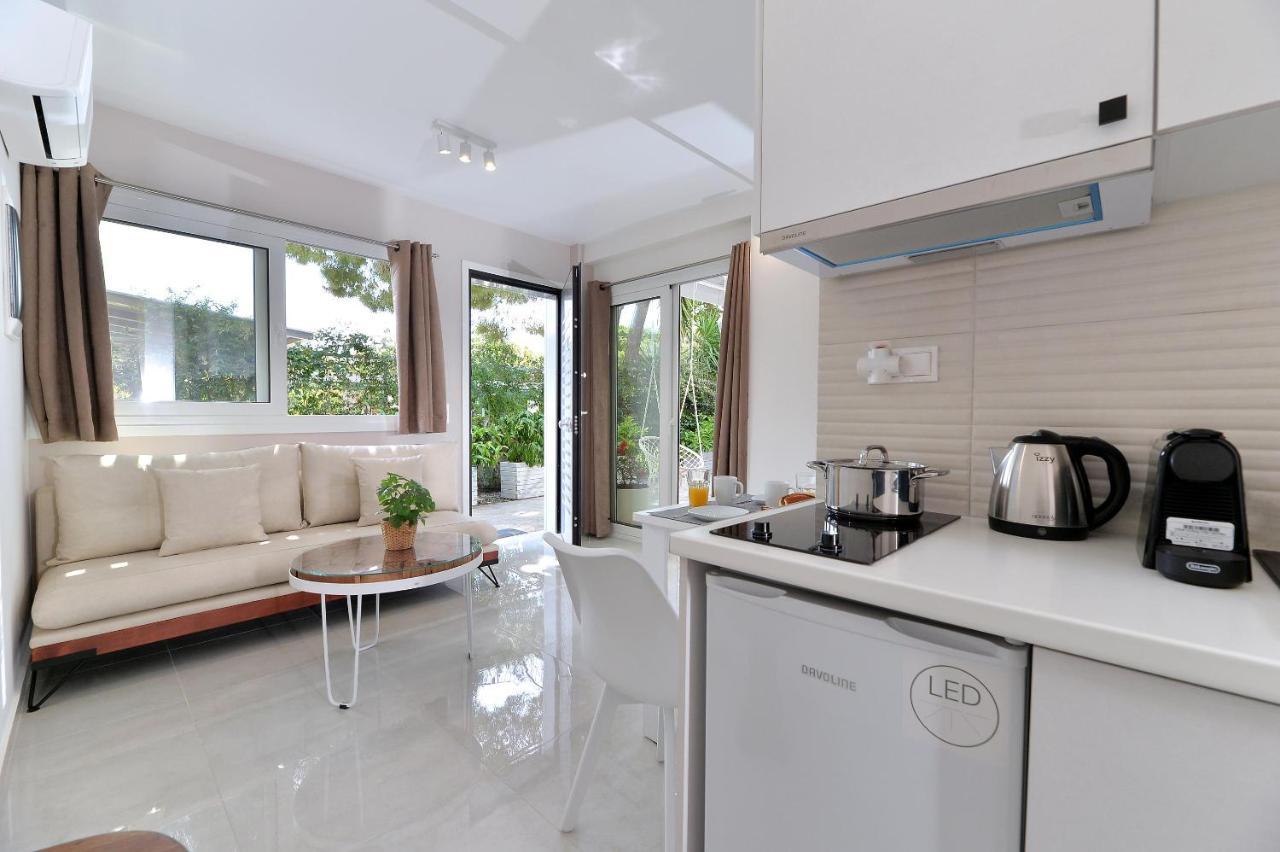 Alekos Luxury Suites Free 24H Transportation From - To Airport Artemida  Esterno foto