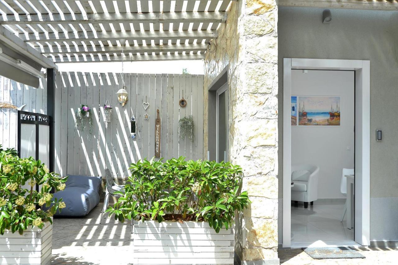 Alekos Luxury Suites Free 24H Transportation From - To Airport Artemida  Esterno foto