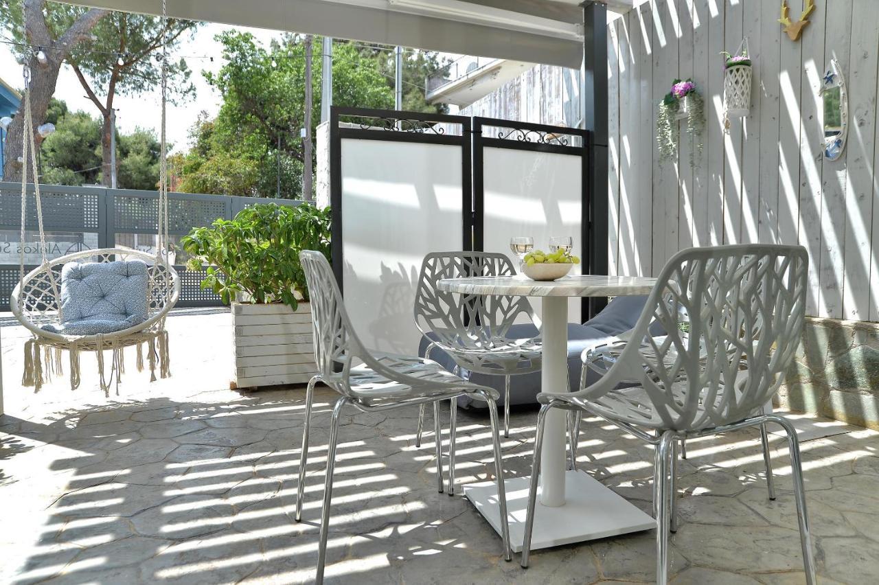 Alekos Luxury Suites Free 24H Transportation From - To Airport Artemida  Esterno foto