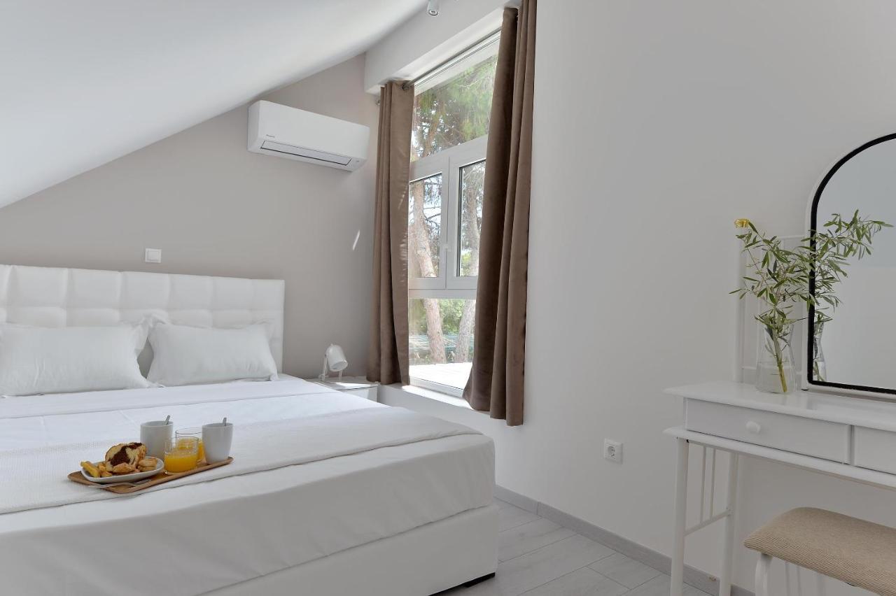 Alekos Luxury Suites Free 24H Transportation From - To Airport Artemida  Esterno foto